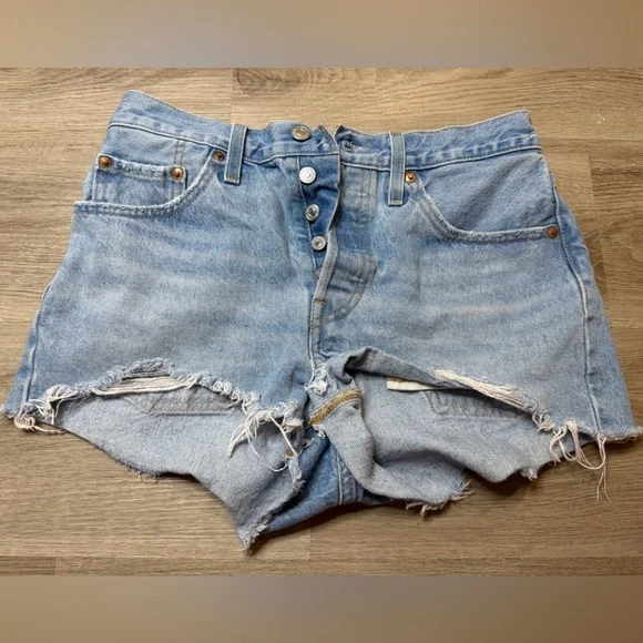 Levi's 501 Light Blue Denim Short - Picture 1 of 9